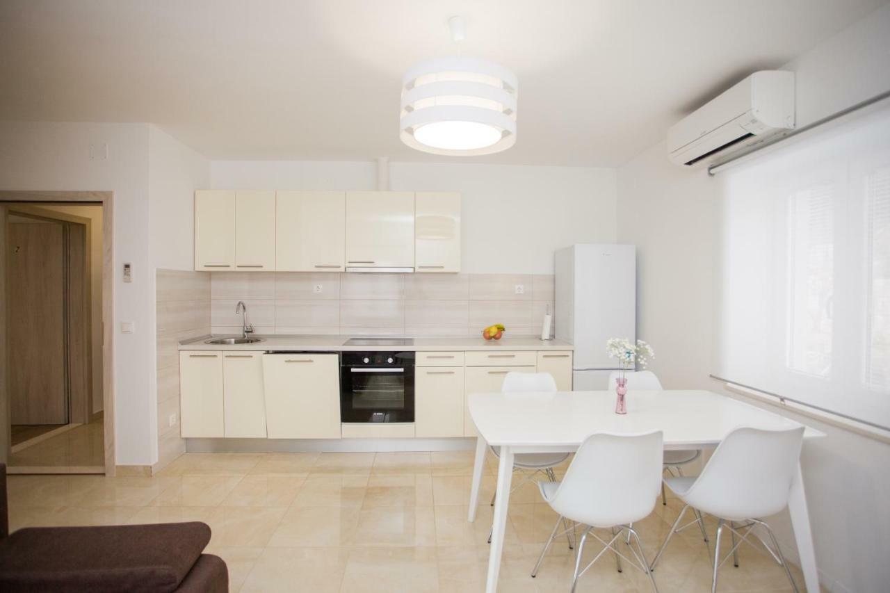 Apartment Bilo Оміш Екстер'єр фото