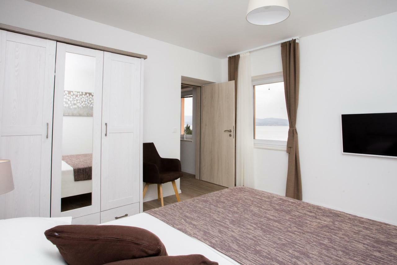 Apartment Bilo Оміш Екстер'єр фото