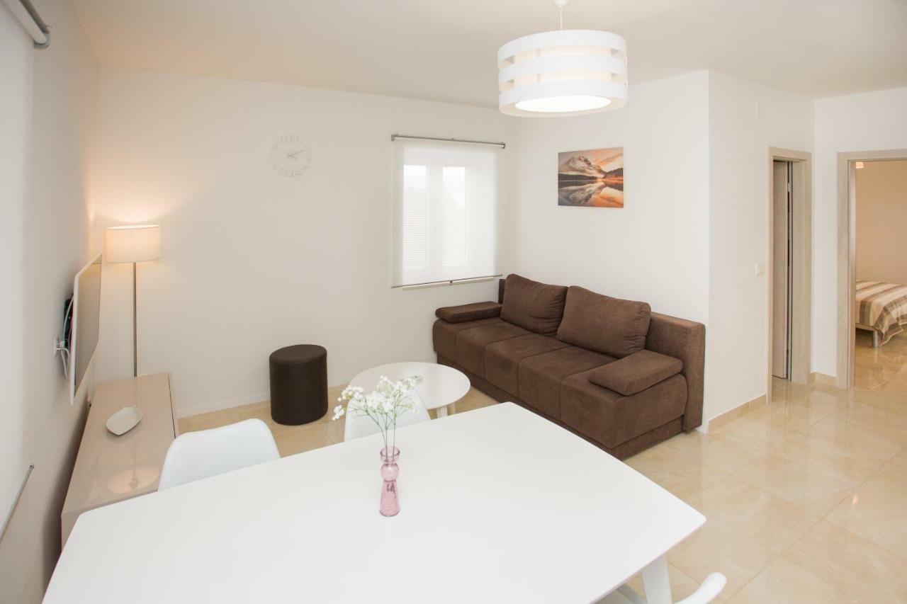 Apartment Bilo Оміш Екстер'єр фото